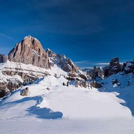 Otel Alaska Cortina 4*
