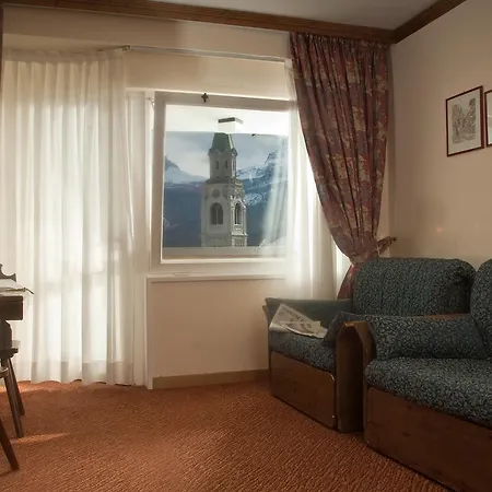 Alaska Cortina Hotel 4*