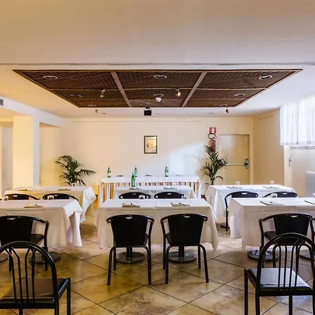 Otel Alaska Cortina 4*